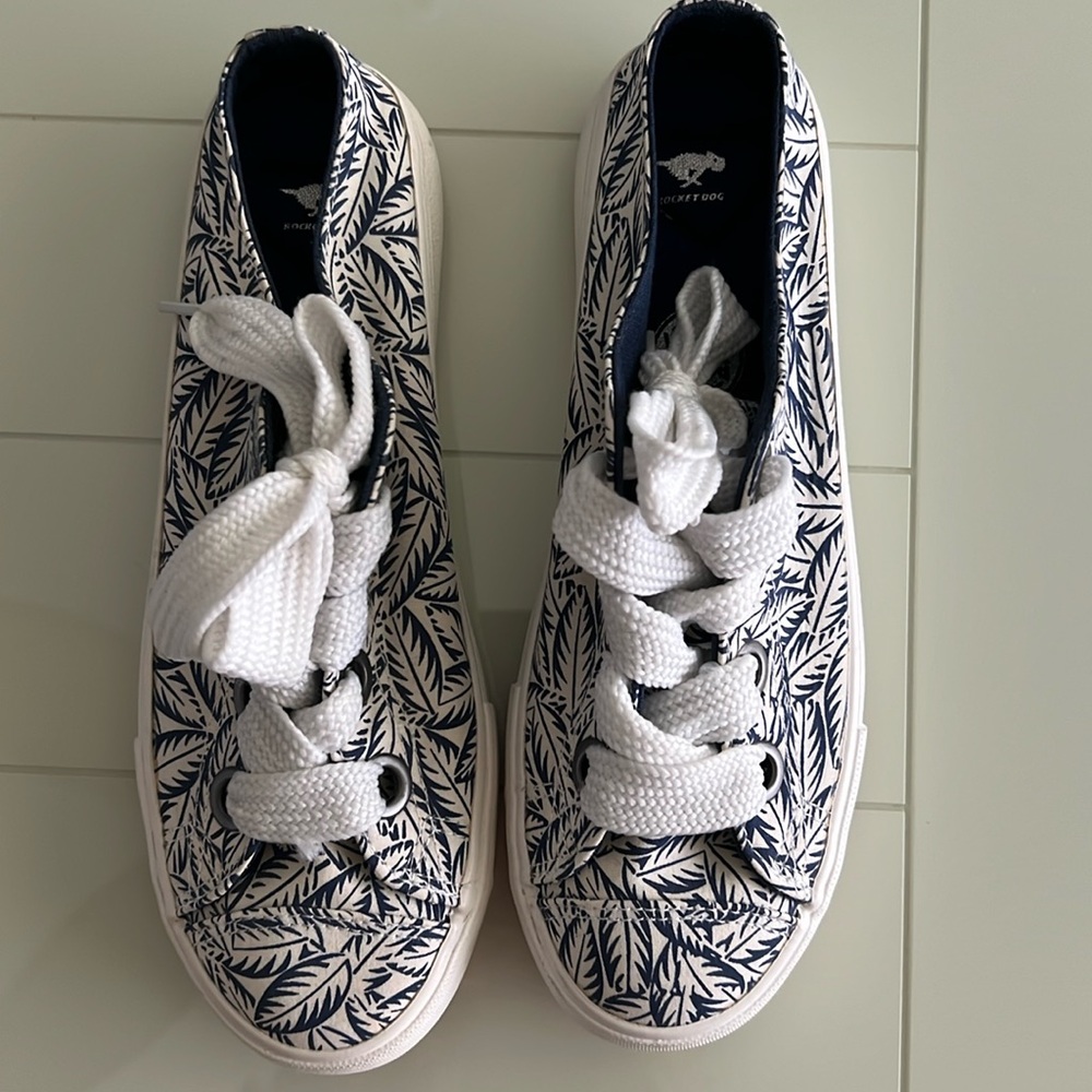 Rocket Dog slip on Sneaker NWOT size 7.5